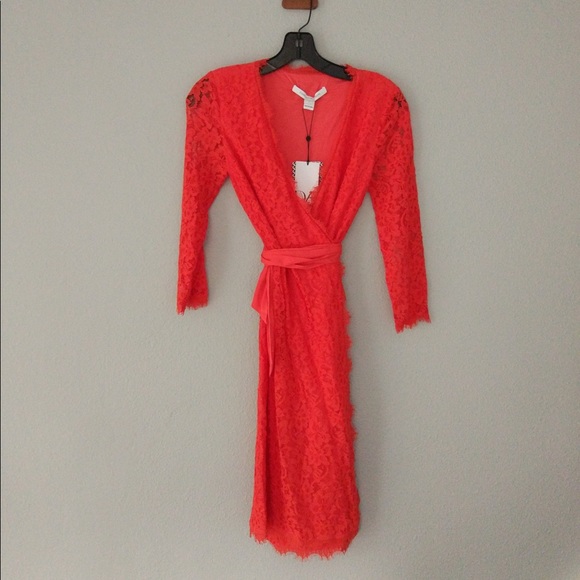 NWT $498 DVF Julianna 3/4 sleeve lace wrap dress
